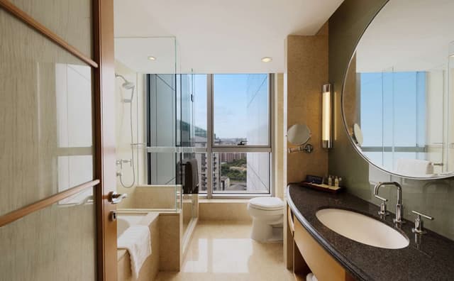 1 KING BED DELUXE ROOM