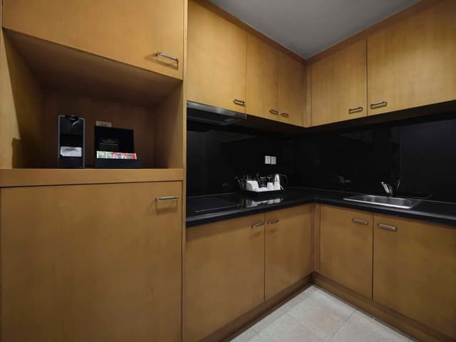 1 KING EXECUTIVE ROOM WITH LOUNGE ACCESS