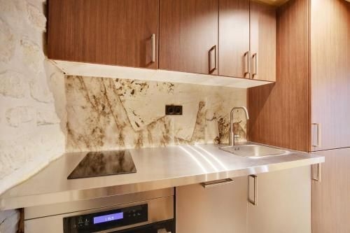 ซับไลม์ ทรี บีดีอาร์ รีโนเวเทด บาย อาร์คิเทค - บง มาร์เช่ (Sublime 3 BDR renovated by architect - Bon Marche)1