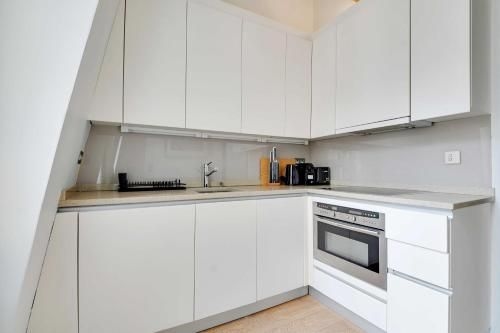 ชาร์มมิ่ง ทูบีอาร์ ไฟว์พี ไอเฟิล ทาวเวอร์ โทรกาเดโร (Charming 2BR/5P - Eiffel Tower - Trocadero)3