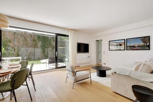ปาสซี ไอเฟล ทาวเวอร์ อะเมซิง ทูบีอาร์ วิธ การ์เดน (Passy / Eiffel Tower - Amazing 2BR with garden)4