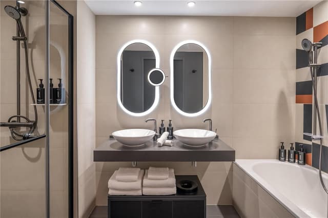 EIFFEL JUNIOR SUITE