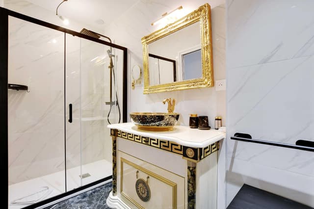 Deluxe Home