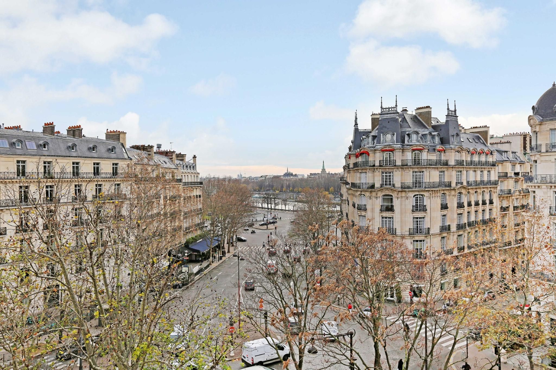 สเพเชียส อพาร์ตเมนต์ ทรีบีอาร์ เอทพี ไอเฟล ทาวเวอร์ (Spacious apartment - 3BR/8P - Eiffel Tower)0