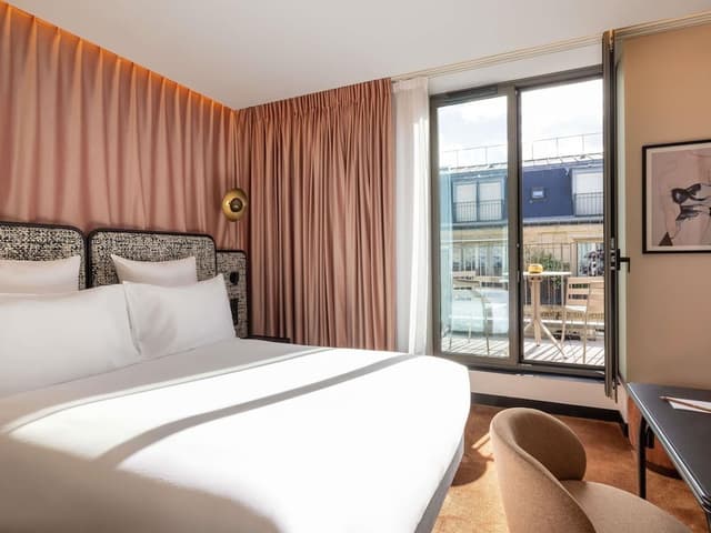 Deluxe Room, 1 King Bed, Balcony (Eiffel Tower View)