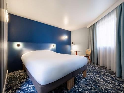 Pop room with 1 double bed