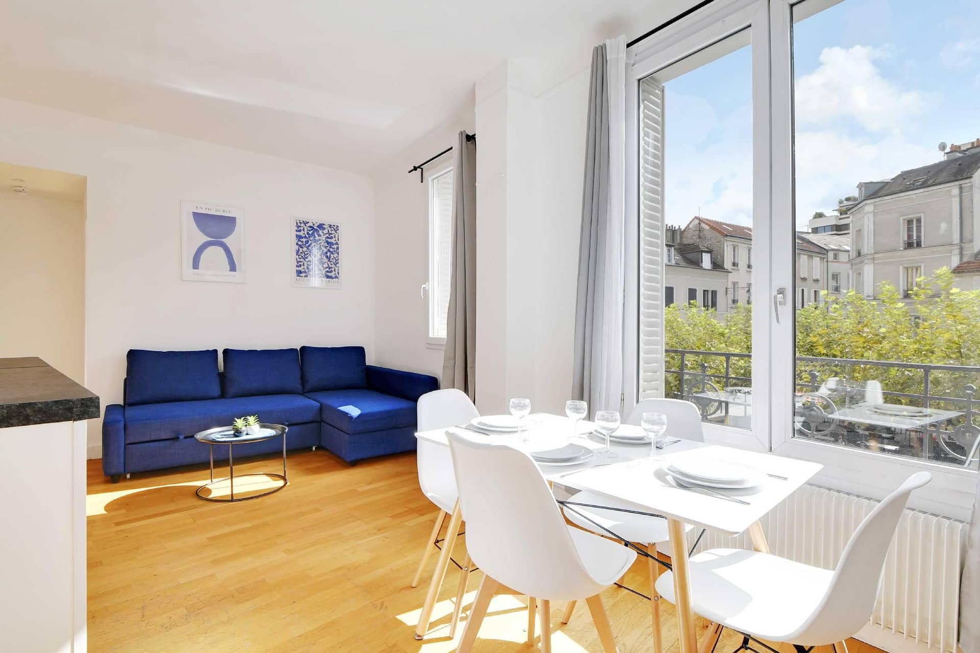 Cozy Apartment 2Bdr/5P - in the Heart of Suresnes Cozy Apartment 2Bdr/5P - in the Heart of Suresnes