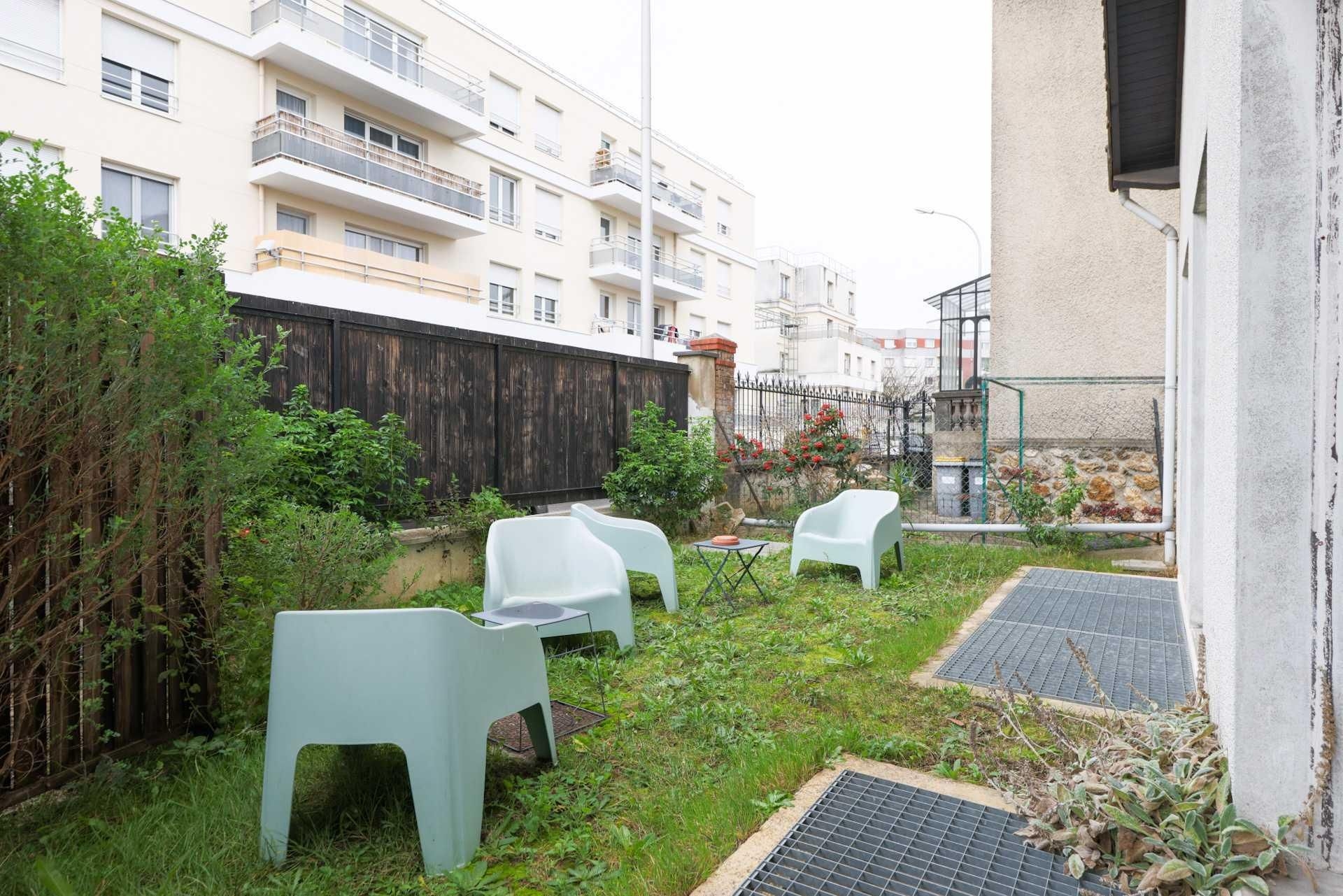 Amazing Duplex with Sauna 1BR/4P in city of Orly0