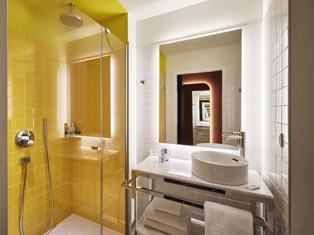 Twin Room, 2 Twin Beds (Medium Mama)