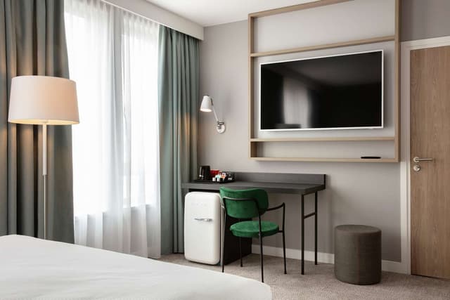 QUEEN ACCESSIBLE ROOM