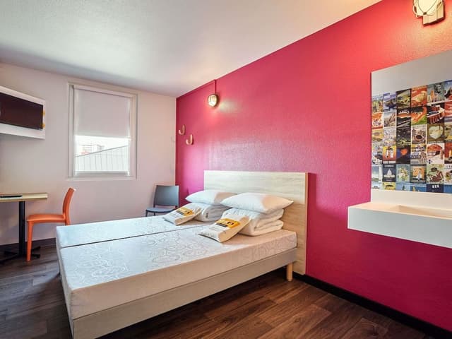 Room, 2 Twin Beds (Side Car)