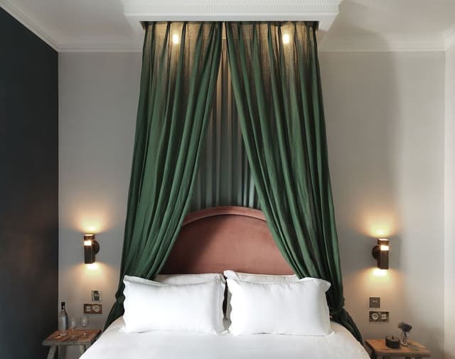 Room (Petit Boulevard)