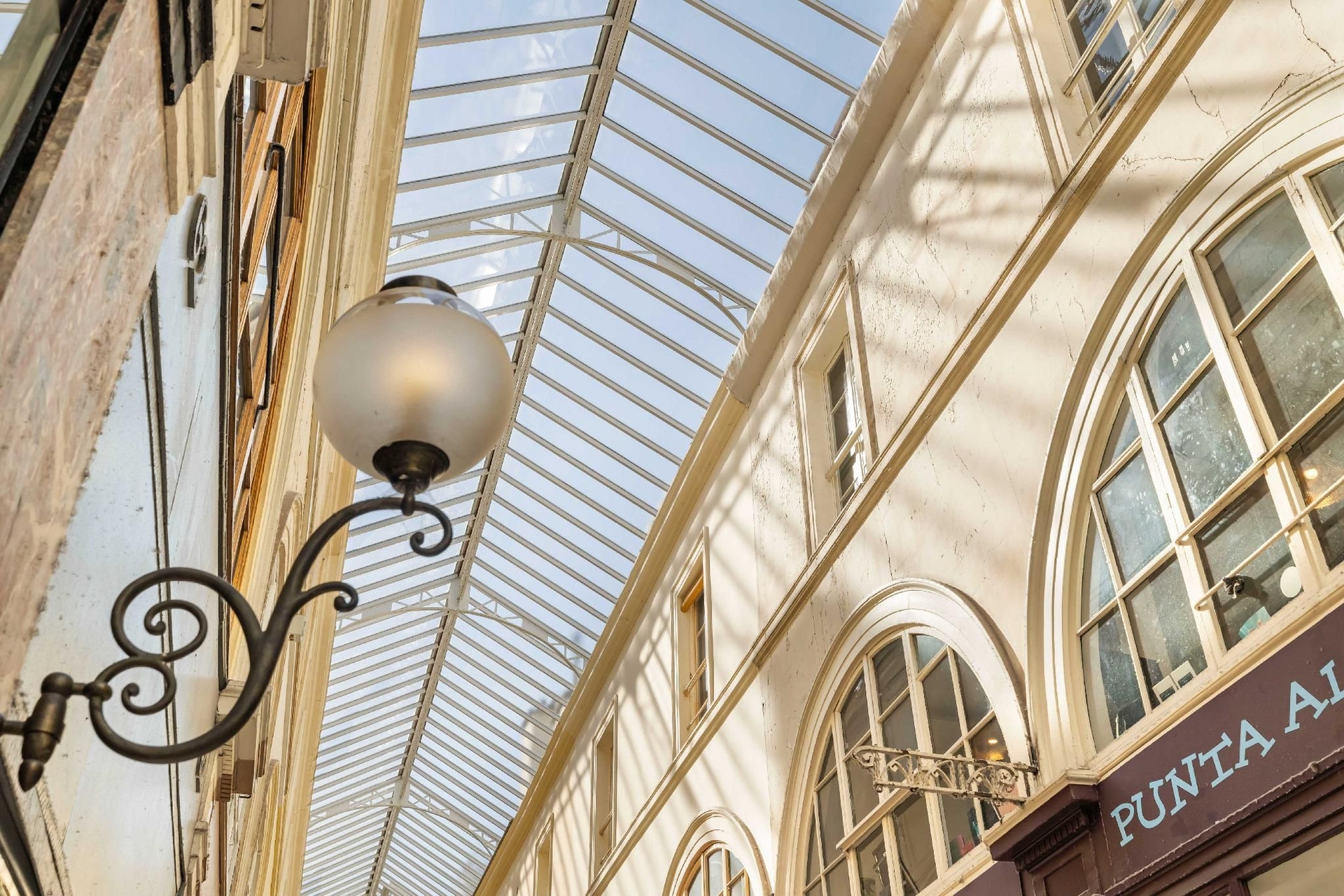 ลอฟท์ประวัติศาสตร์อันน่าทึ่งของปารีสข้างพิพิธภัณฑ์ลูฟร์ (Amazing Historical Parisien Loft Next To Louvre)3