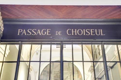 อพาร์ทเมนท์ประวัติศาสตร์อันน่าทึ่งในปารีสติดกับพิพิธภัณฑ์ลูฟร์ (Amazing Historical Parisien Flat Next To Louvre Area 3)0