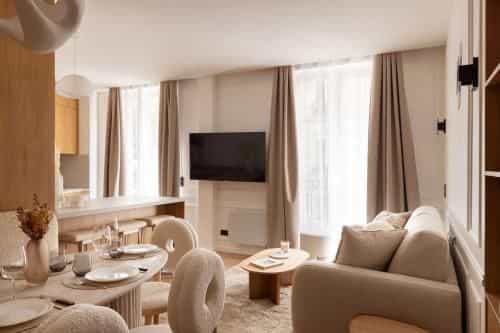 Exclusive apt with A C 2BD 6P Quartier Latin