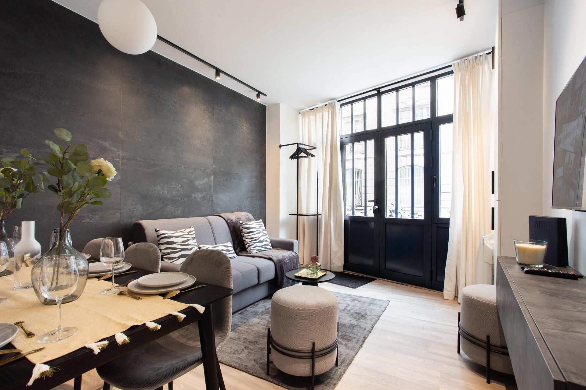 ชิคอะพาร์ทเมนท์ทูบีอาร์ซิกซ์พีแพนธีออน (Chic Apartment 2BR 6P Pantheon)2
