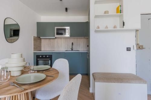 เรโนเวทเต็ดสตูดิโอรูดูรัวเดอซิซิลมาเร (Renovated Studio rue du Roi de Sicile Marais)1