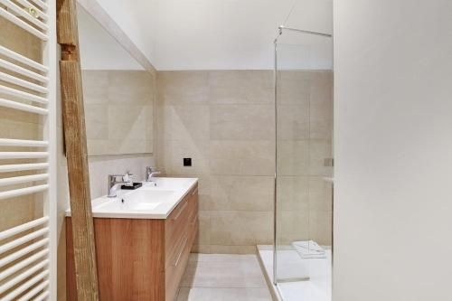 ชิคอะพาร์ตเมนต์ทรีบีอาร์เอทพีเลอมาเร (Chic apartment 3BR 8P Le Marais)4