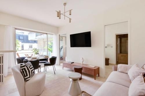 ชิคอะพาร์ตเมนต์วันบีอาร์โฟร์พีเพลสเดโวฌ (Chic apartment 1BR 4P Places des Vosgues)2