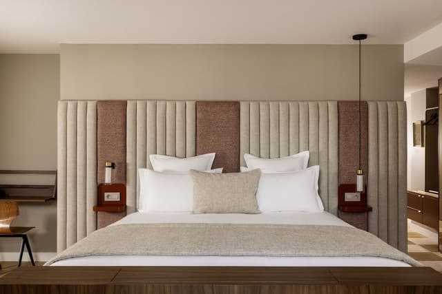 Signature Suite