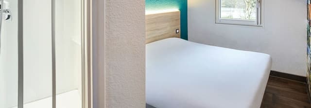 Room (Tandem)