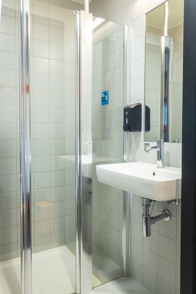 Private dormitory for 8 persons with private bathroom
