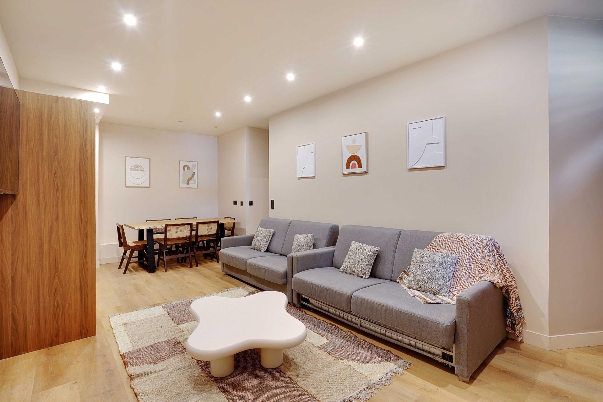 Spacious Apartment - 2BR/10P - Place D'Italia2