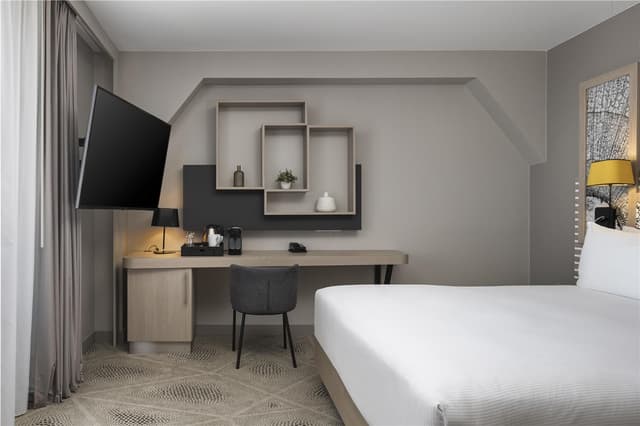 KING DELUXE ROOM