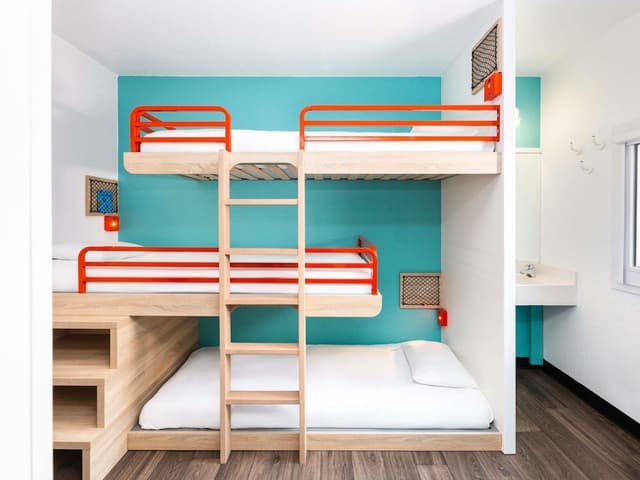Room, Multiple Beds