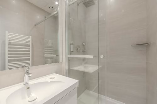 ฌาร์แด็ง แซ็ง โอนอร์ อพาร์ตเมนต์ (Jardin Saint Honore Apartments)1