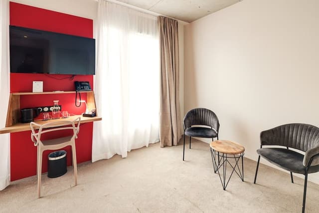 Suite, 1 Queen Bed, Non Smoking (View)