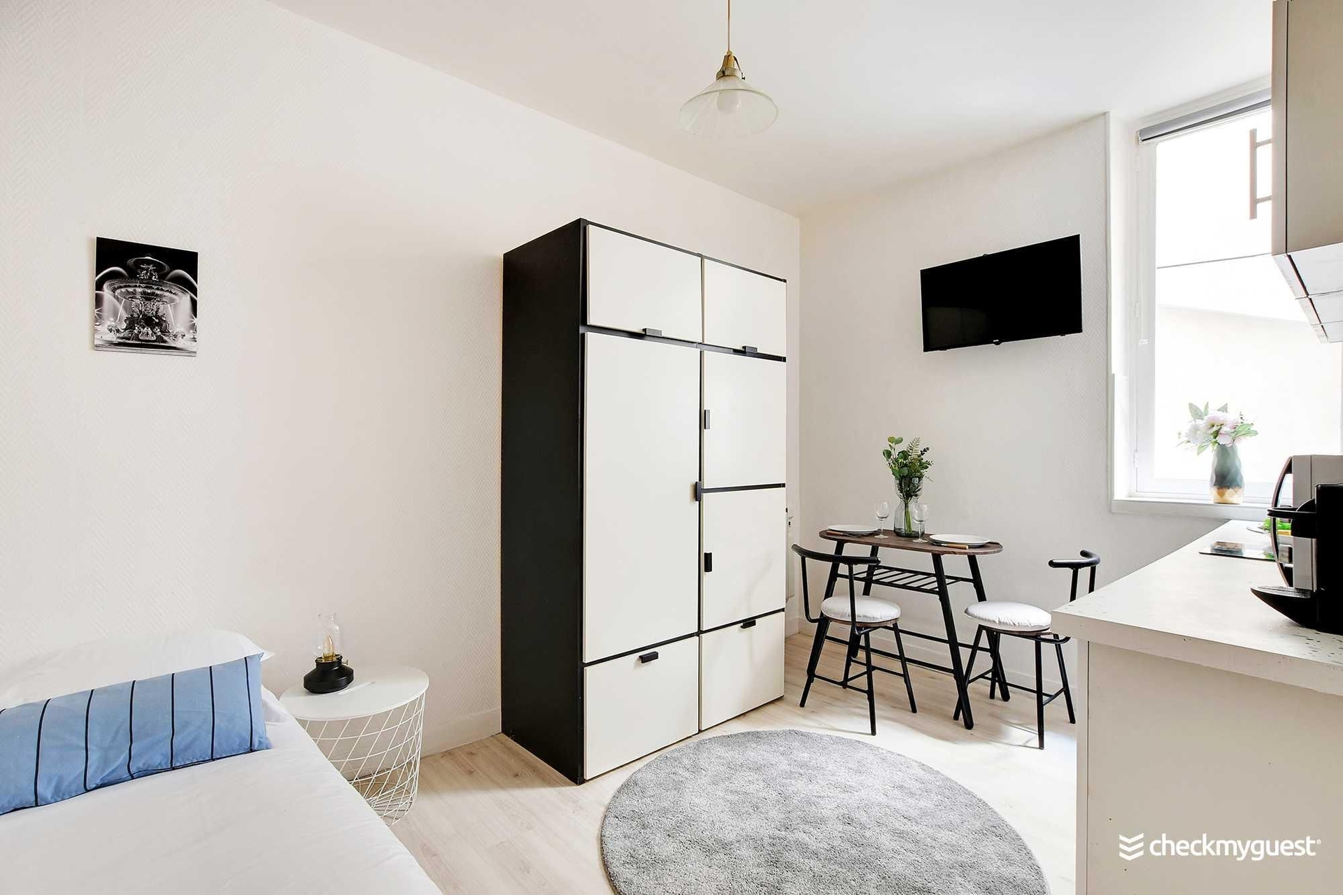 สตูดิโอในใจกลางย่านเลอมาราย (Studio in the heart of the Marais)0