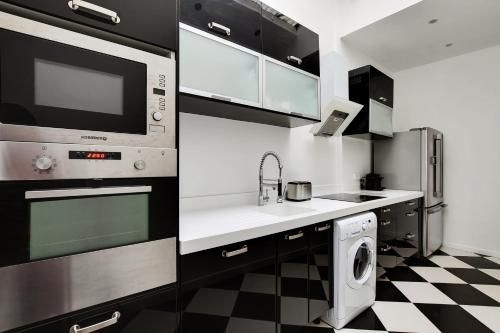อพาร์ตเมนต์ทันสมัย – 2 ห้องนอน สำหรับ 6 คน – ย่านอาร์ตแซต์ เมติเย (Modern Apartment - 2BR/6P - Arts et Metiers)2