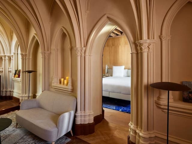 Suite, Multiple Beds (Chapelle)