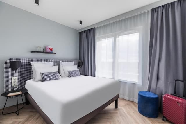 Large One-Bedroom Apartment