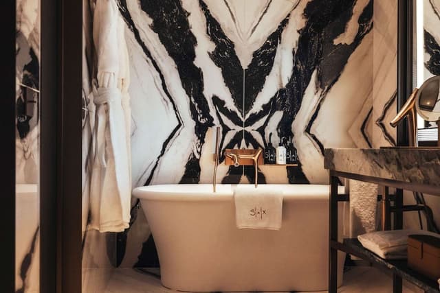 Junior Suite, 1 King Bed