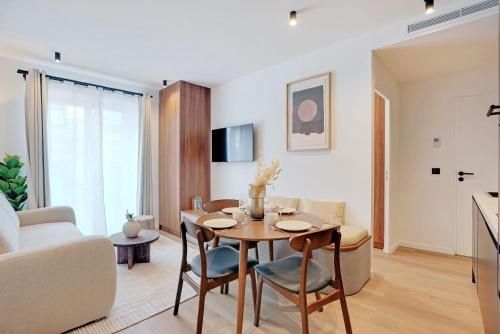 อพาร์ทเมนท์สุดหรู 2ห้องนอน/6ห้องนอน โอปารา (Luxurious apartment - 2BR/6P - Opéra)2