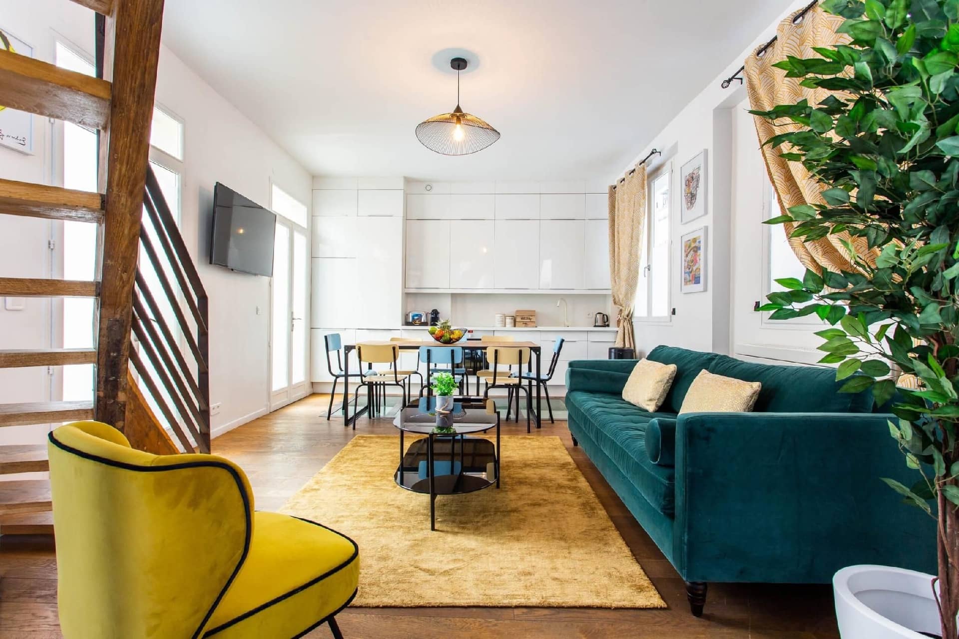 Bright Triplex - 4BR/10P - Moulin Rouge Bright Triplex - 4BR/10P - Moulin Rouge