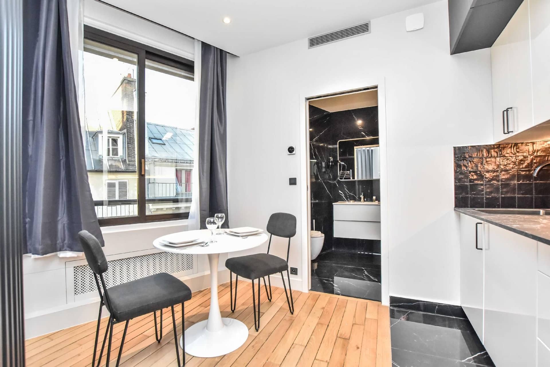 Chic studio w/ jacuzzi - 2P - near Palais Garnier Chic studio w/ jacuzzi - 2P - near Palais Garnier