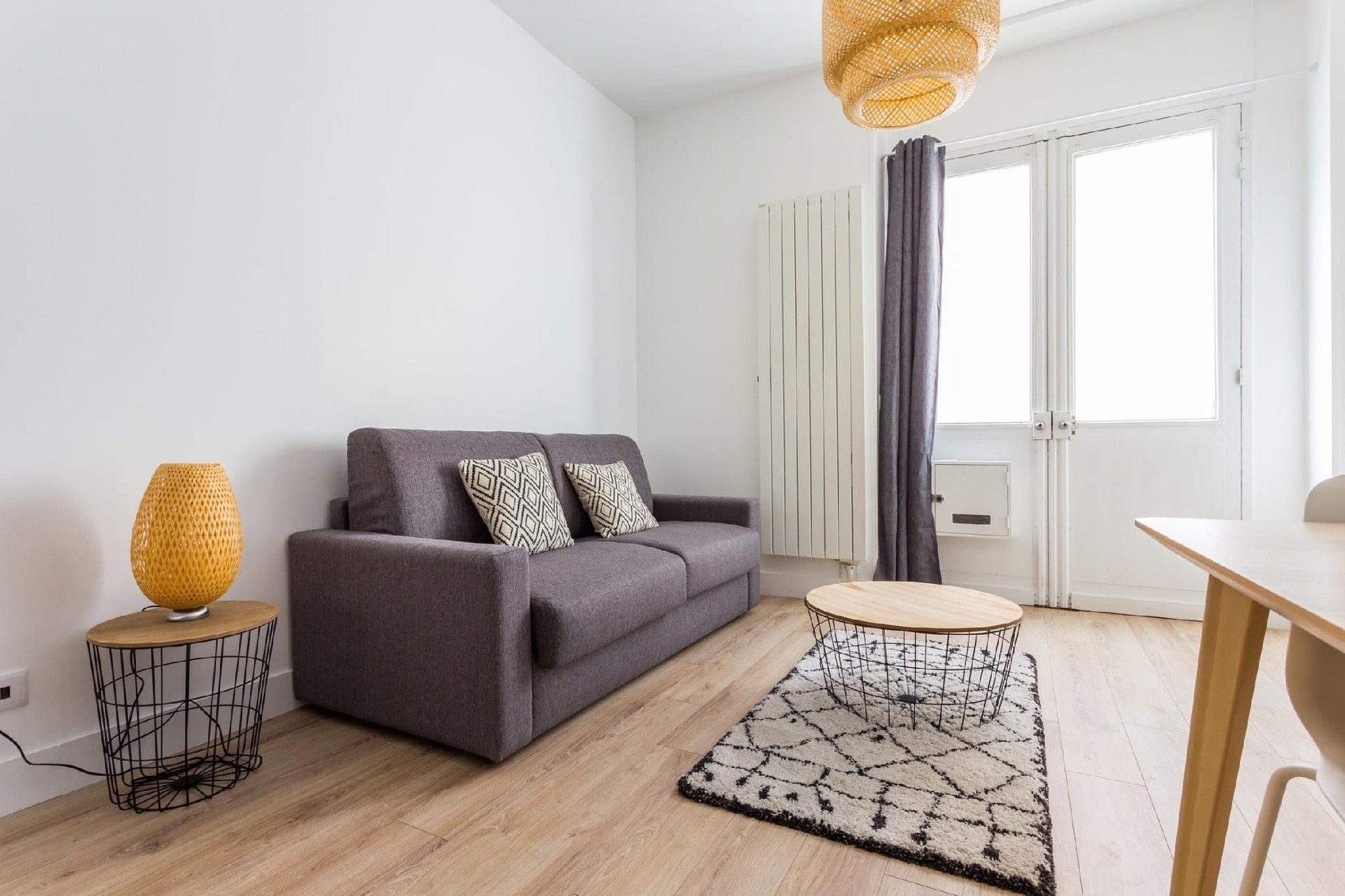 ชาร์มมิง อพาร์ตเมนต์ – 1 เบดรูม / 4 ท่าน – ตูร์ แอ็ฟแฟล (Charming Apartment - 1BR/4P - Tour Eiffel)2