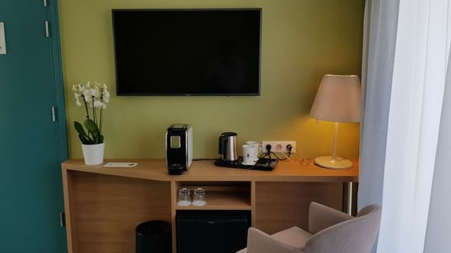 Eiffel Tower Suite