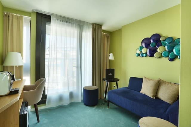 Eiffel Tower Suite