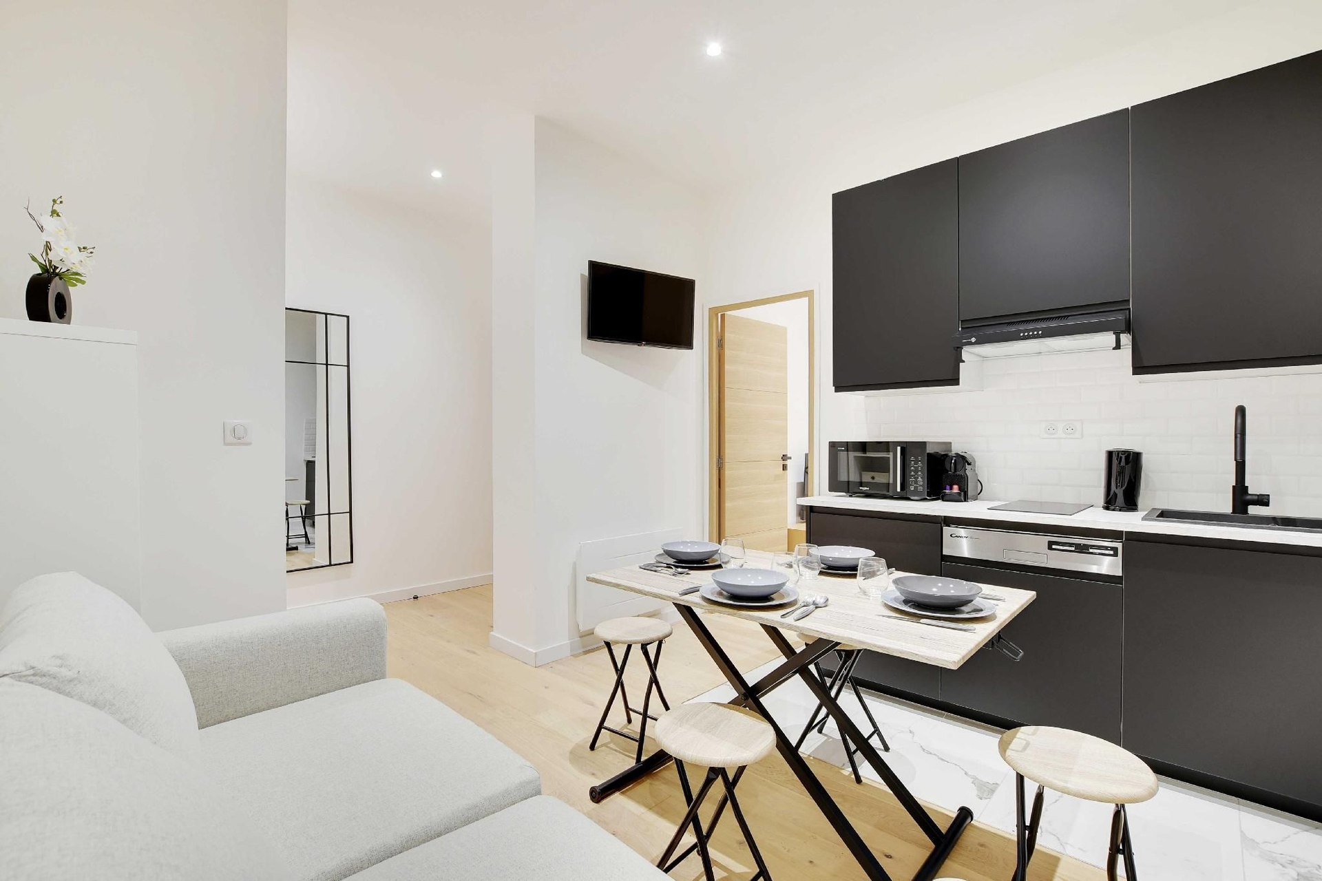 โคซี โมเดิร์น แฟลต - 1 เบดรูม - 4 ท่าน - โอแบร์กัมป์ (Cosy modern flat - 1BR- 4P- Oberkampf)0