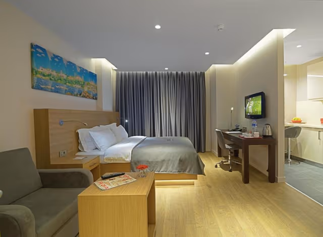 Deluxe Suite with Kitchen