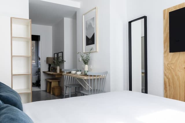 Superior Double Room, Ensuite, City View
