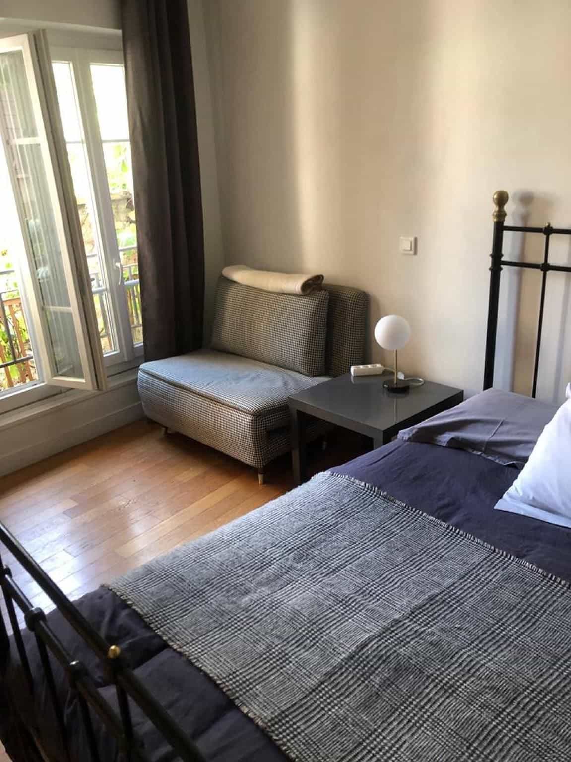 Renovated Terraced apartment in Montmartre