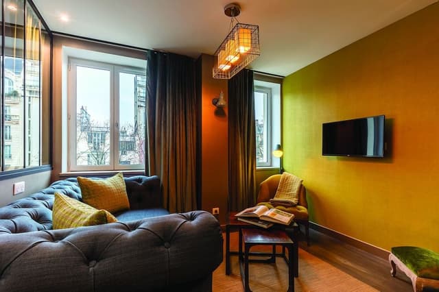 Premium Suite