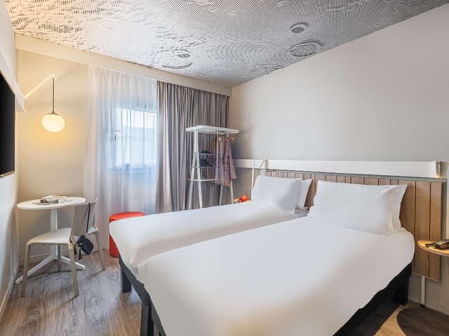 Standard Room with two single beds