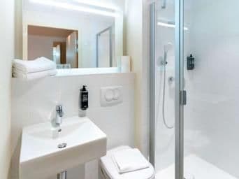 Standard room - 1 double bed and 1 single bed