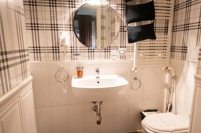 Classic Double Room, 1 Bedroom, Private Bathroom (1-2)